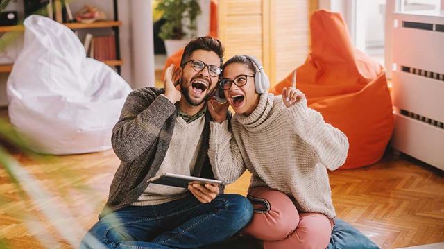 Connect with loved ones during the lockdown couple singing tablet